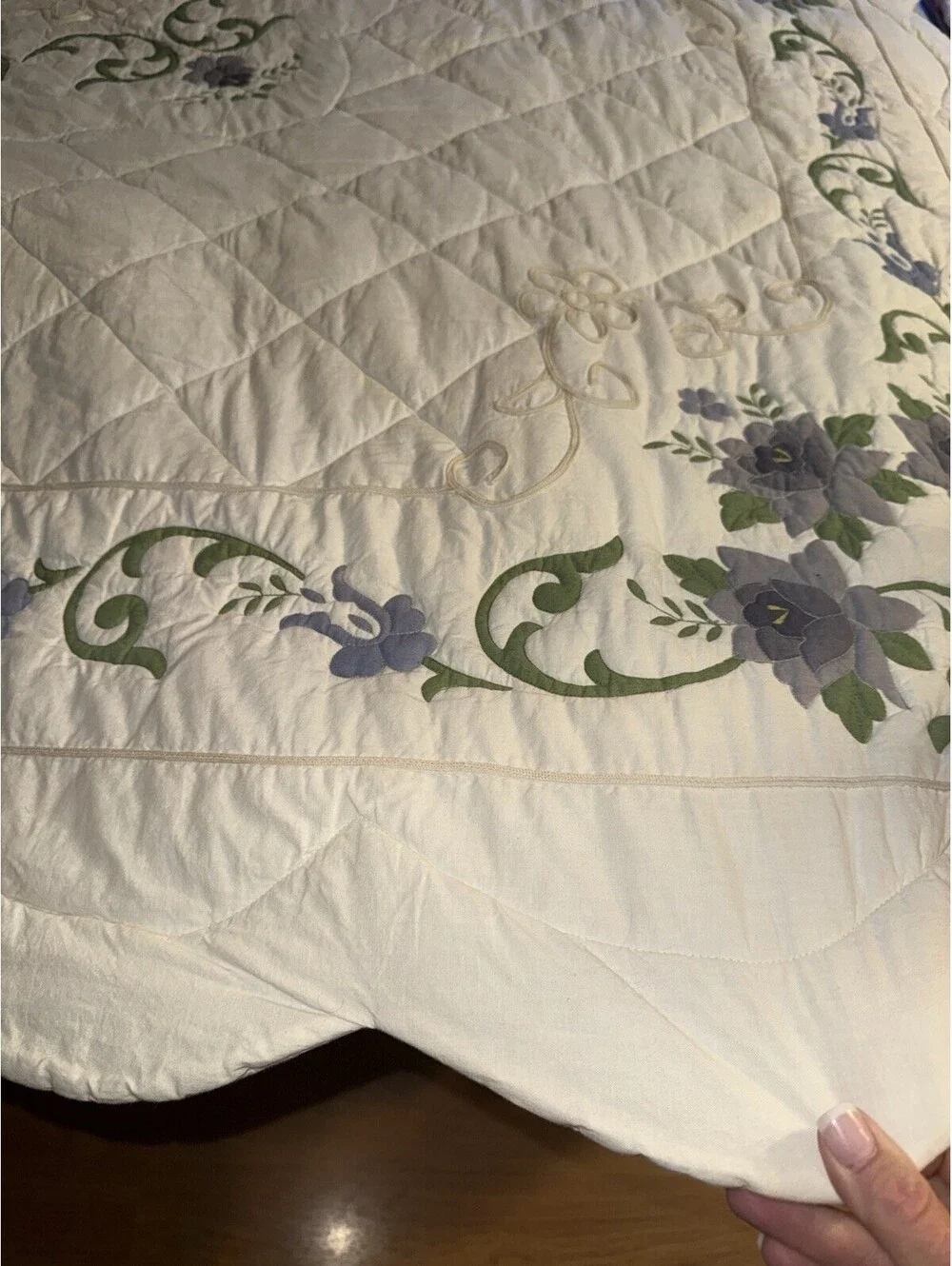 Vtg Quilt Floral Vines White Green Applique  see pics/description; country